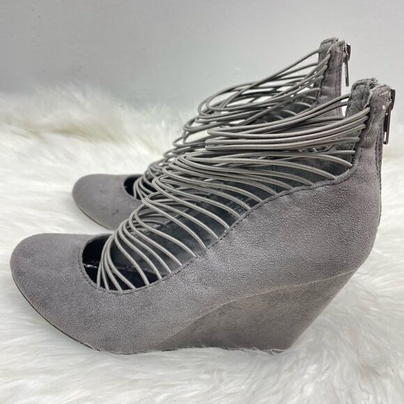 Nine West | strappy suede wedge platform 8.0 gray 4” high. - Picture 7 of 7
